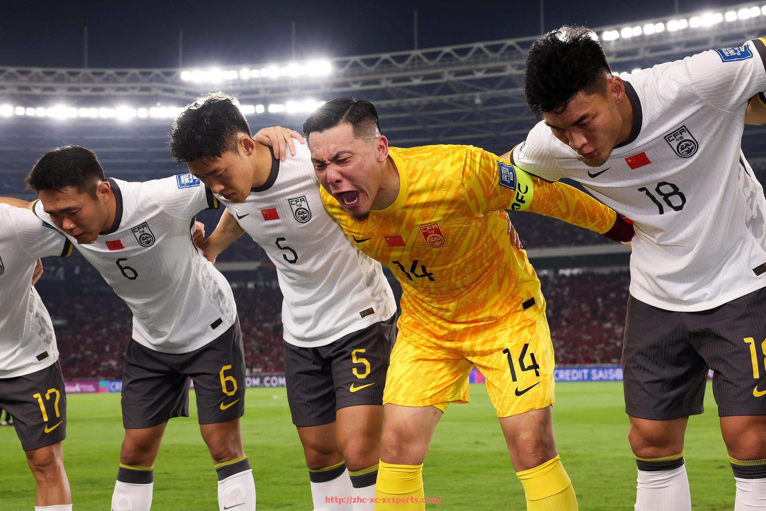 杏彩体育-火箭队球员名单与出场阵容的详细对比